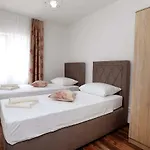 Dalmatia Апартаменты Трогир